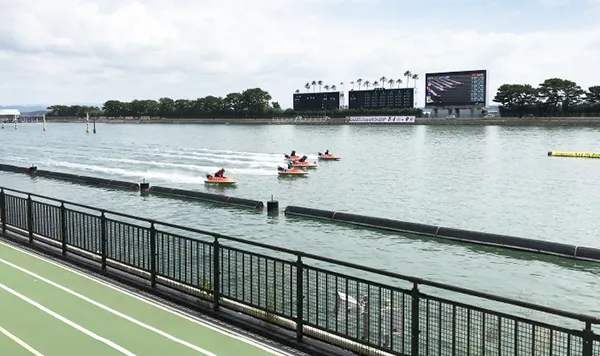 第１回スピードクイーンメモリアル　スピードクイーンメモリアル　 　競艇　 ボートレース　 予想　 優勝　G1　賞金　出場選手　ドリーム戦　優勝賞金　2025年　歴代優勝者　ドリーム戦　スピードクイーンメモリアル　浜名湖競艇場　ボートレース浜名湖　スピードクイーンメモリアル　予想　買い目　的中　万舟　コロガシ　公開